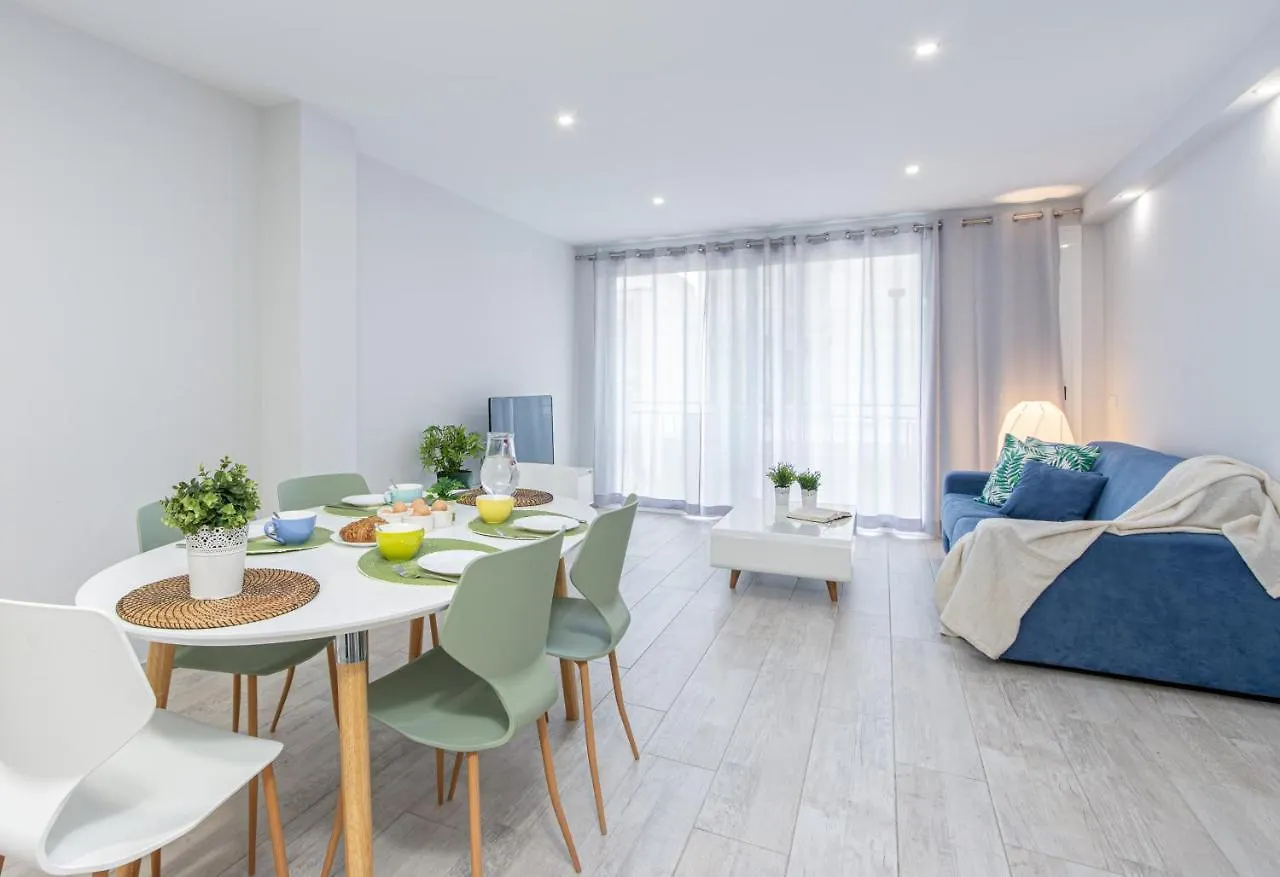 Central Apartment 2A 50M Beach Roses 0*,  Spain